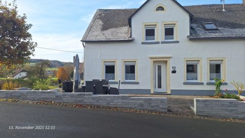 Vue de face de la maison de vacances à usage exclusif.