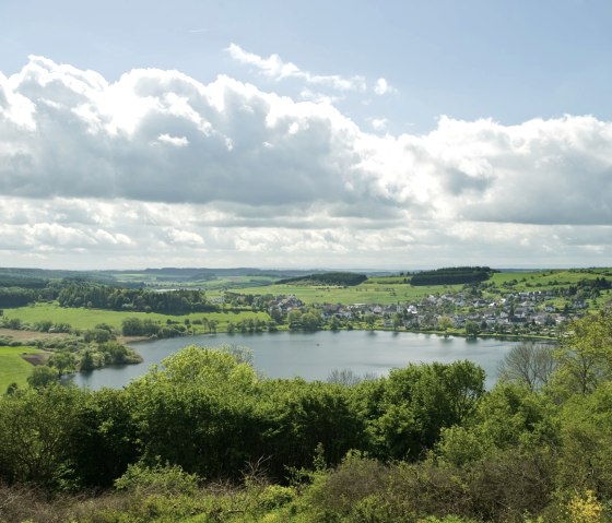 Randonnée sur le sentier des Maars : Départ à Schalkenmehren, © Rheinland-Pfalz Tourismus GmbH - D. Ketz