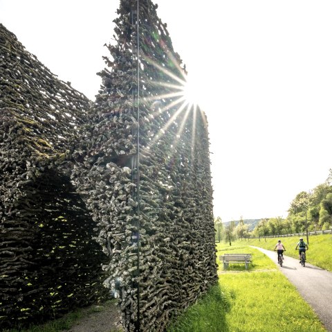 Porte du vin sur la piste cyclable de la Sauer, © Eifel Tourismus GmbH, Dominik Ketz