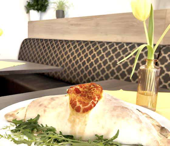 Calzone Pizza, © Toni's Pastaria