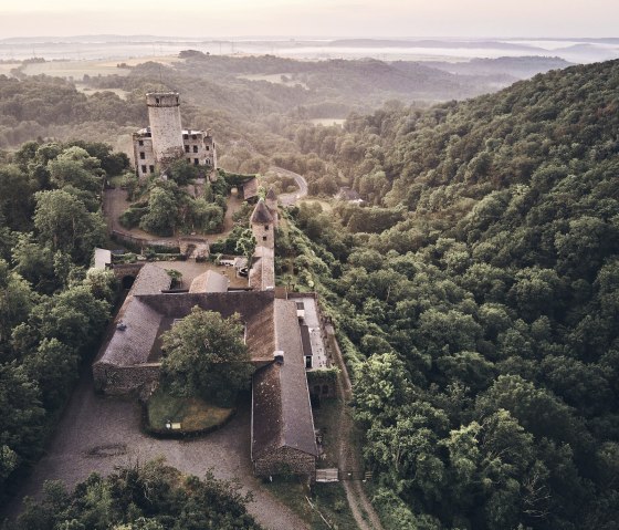 Sunrise at Pyrmont Castle, © Schieferland Kaisersesch, Marco Rothbrust