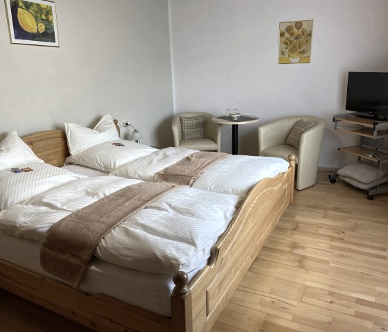 Schlafzimmer, © Tröster-Gilles/Dorfkrug Roes