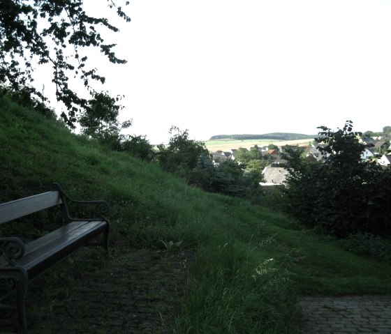 Bank unter Burg