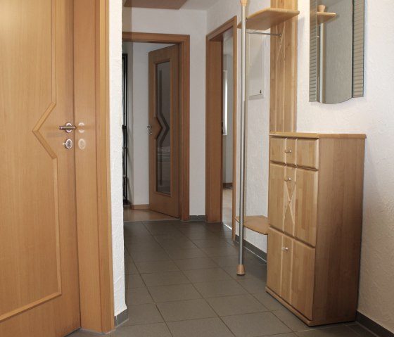 "Ferienwohnung Braun" Flur mit Garderobe