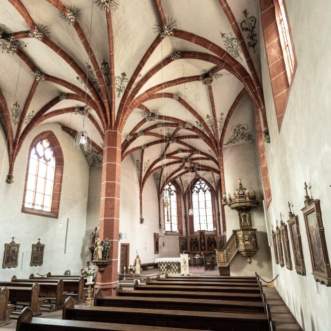 Binnenaanzicht van de parochiekerk, © Eifel Tourismus GmbH / Dominik Ketz