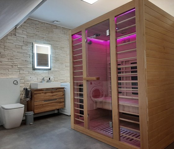 Infrarotkabine Ferienwohnung 2, © Martia Weiler/Kleine Eifel Auszeit