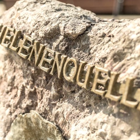 Schriftzug Helenenquelle, © Eifel Tourismus GmbH, Dominik Ketz