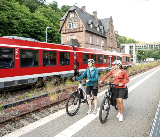 If you wish, you can return by train or take a shortcut, Kyllburg station on the Kyll cycle path, © Eifel Tourismus GmbH, Dominik Ketz
