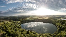 Le Weinfelder Maar et le Schalkenmehrener Maar, © Eifel Tourismus GmbH, D. Ketz