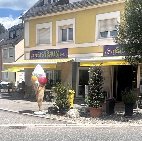 Vue extérieure de la salle de glace, © Tourist-Information Wittlich Stadt & Land
