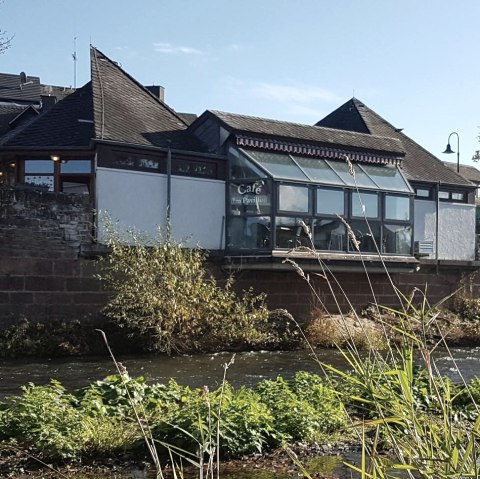 Café in het paviljoen aan de Lieser, © Tourist-Information Wittlich Stadt & Land