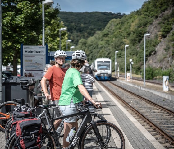Terugkeer naar het beginpunt van de fietstocht met de trein vanuit Heimbach, © Eifel Tourismus GmbH, Dennis Stratmann