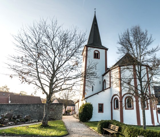 Le monastère de Niederehe sur la piste cyclable de Kalkeifel, © Eifel Tourismus GmbH, D. Ketz