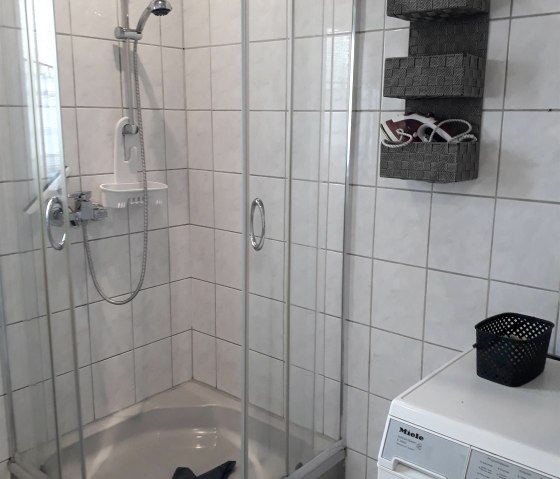 mit Dusche/WC   Waschmaschine