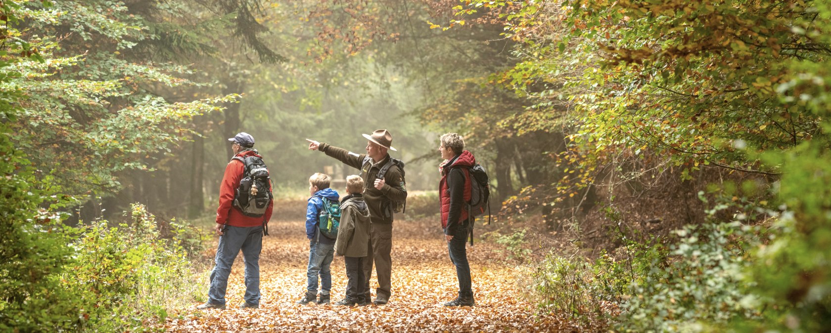 En route avec le Ranger dans le Kermeter, © Nationalpark Eifel, Dominik Ketz