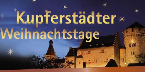 Eine festliche Gestaltung mit dem Text "Kupferstädter Weihnachtstage" auf einem Hintergrund mit einer Burg und sternenbesätem Himmel. Die Atmosphäre ist weihnachtlich und einladend.