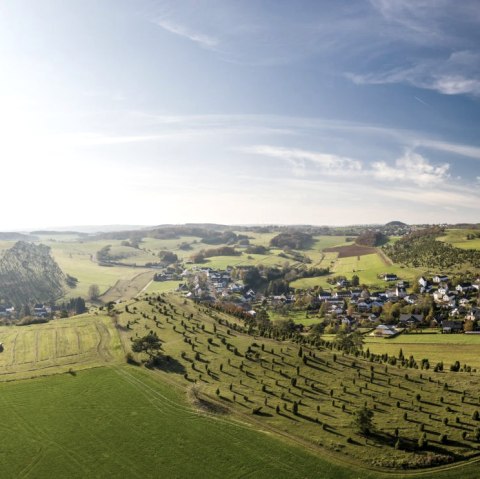 View of the Calvary and Alendorf on Eifelsteig stage 7, © Eifel Tourismus GmbH, D. Ketz