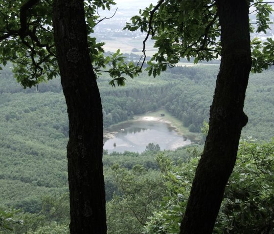 Krufter Waldsee von der Teufelskanzel, © VG Pellenz/Manea