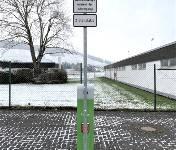 Borne de recharge électrique Centre sportif, © Celine Junker