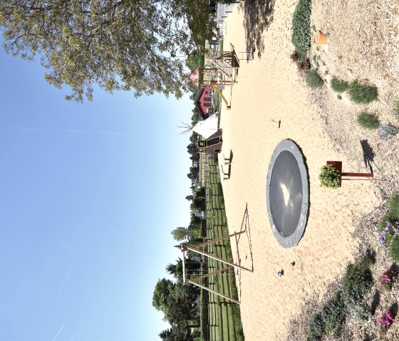 Rotes Einhorn Spielplatz, © Win.dn GmbH