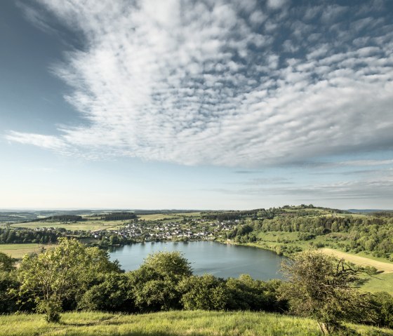 Uitzicht op de Schalkenmehren maar, © Eifel Tourismus GmbH, D. Ketz
