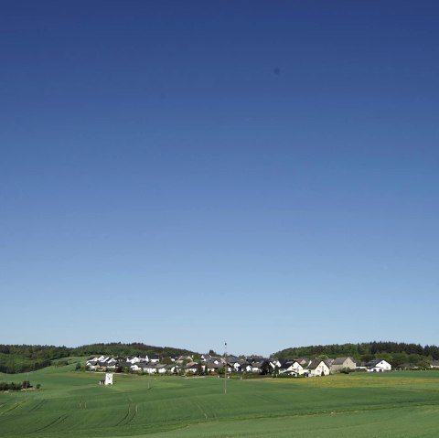 Ausblick auf Herresbach, © Foto: Laura Rinneburger, Quelle: Touristik-Büro Vordereifel