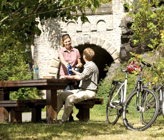 Repos sur la piste cyclable de l'Enz, © Eifel Tourismus GmbH/D. Ketz
