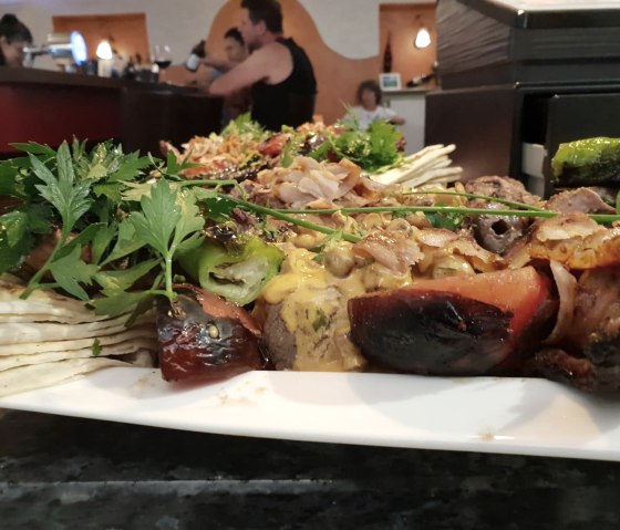 Essen bei Pizzeria Kebap-Haus, © Bosporus