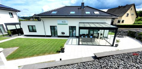 Maison de vacances avec deux appartements et équipements exclusifs.