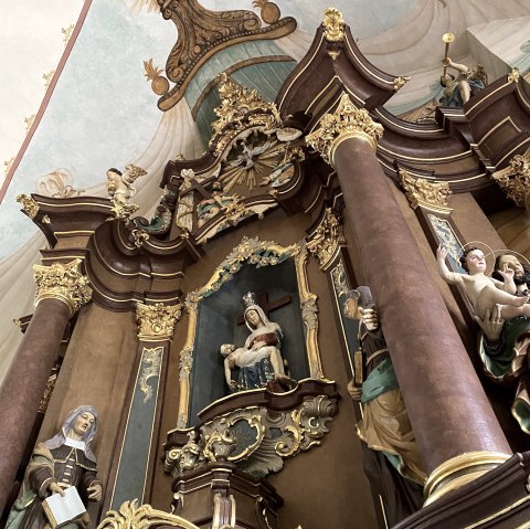 Binnenzicht van de bedevaartskerk in Weidingen, © Felsenland Südeifel Tourismus GmbH, AC Krebs