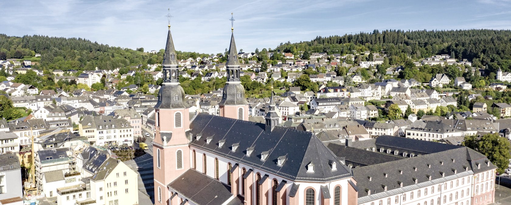 Vue sur Prüm avec la basilique St. Salvator, © Eifel Tourismus GmbH
